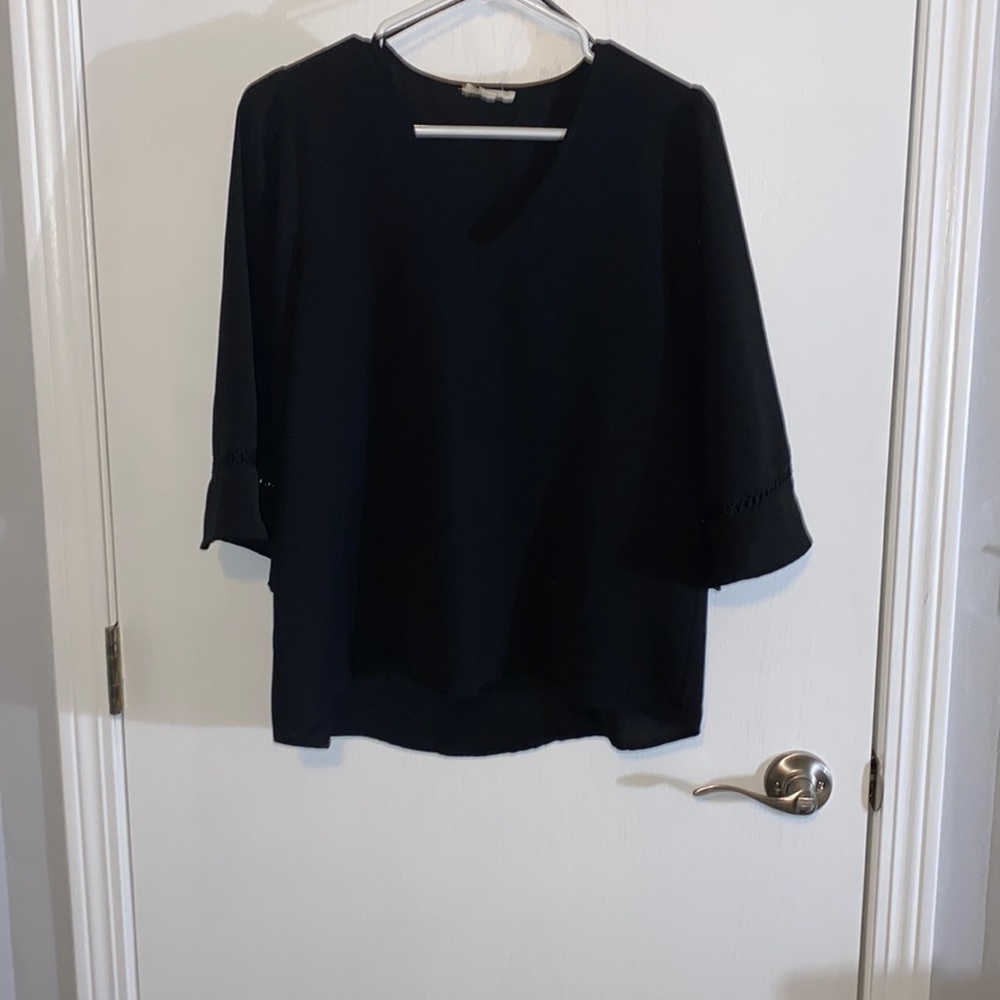Gilli Medium Black Blouse with Bell Sleeves